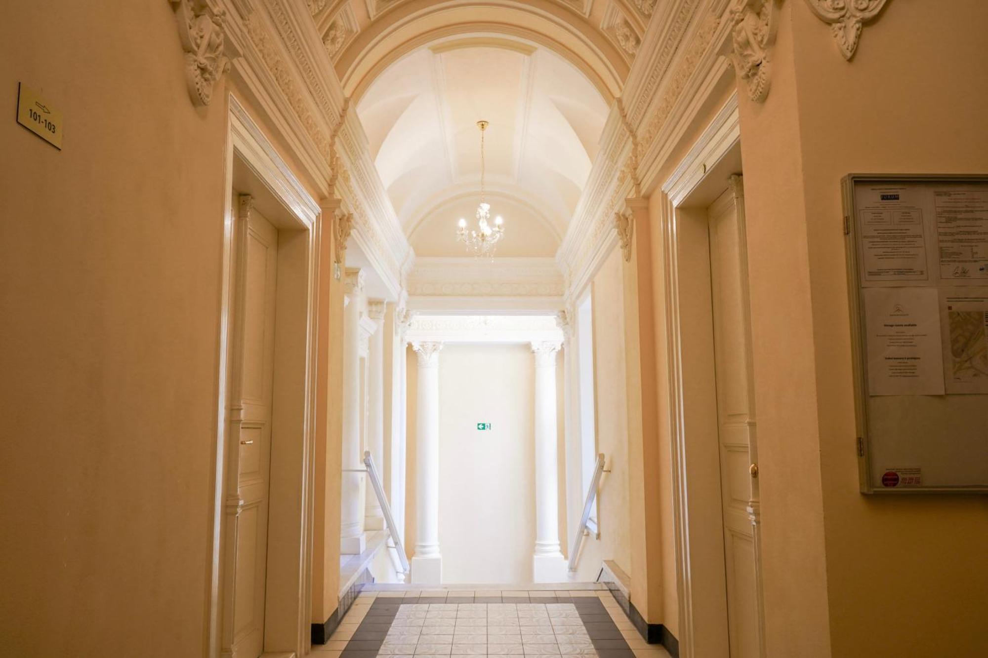 Centrally Located Gem In Apartmán *
