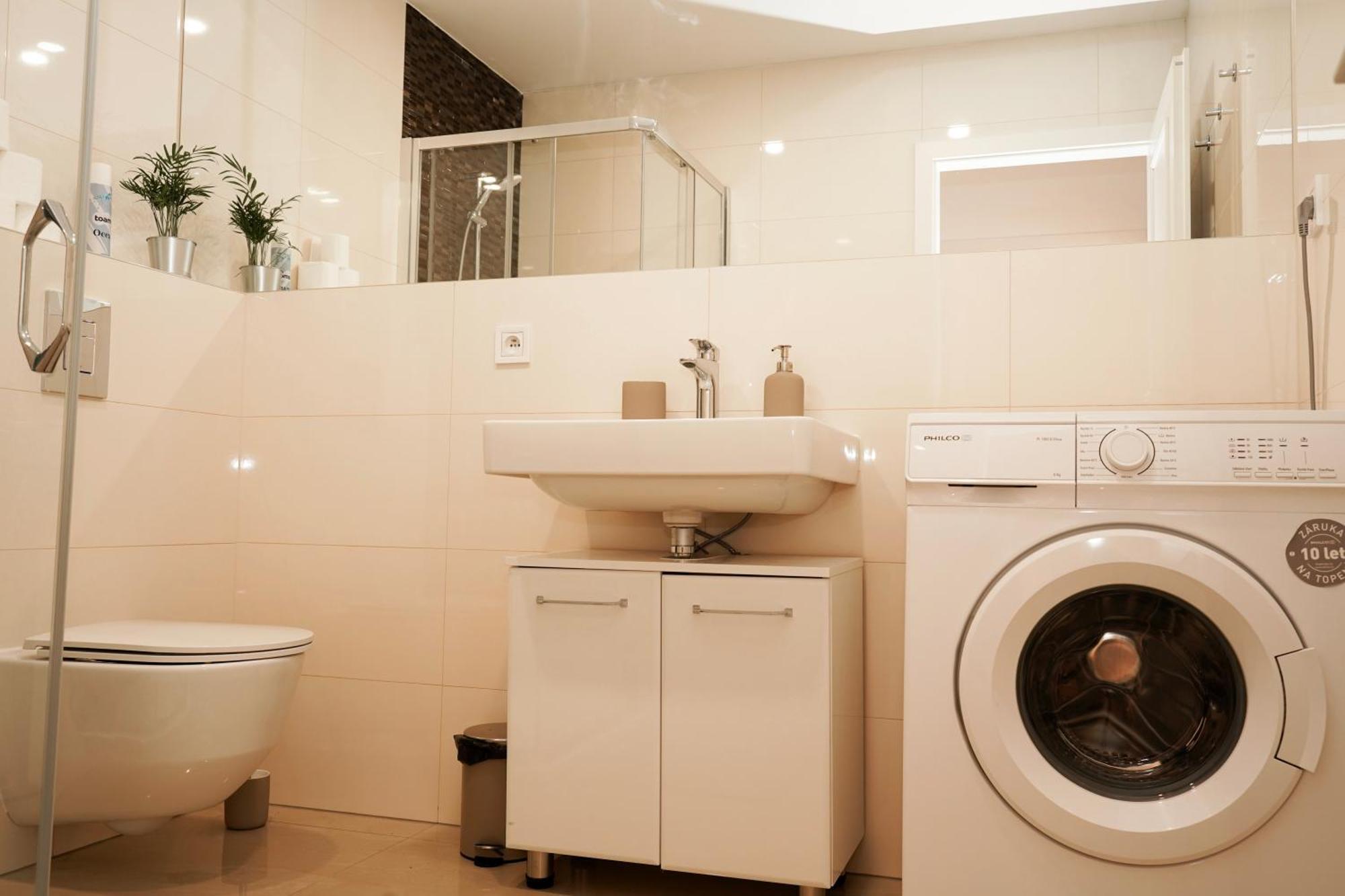 Centrally Located Gem In Praha