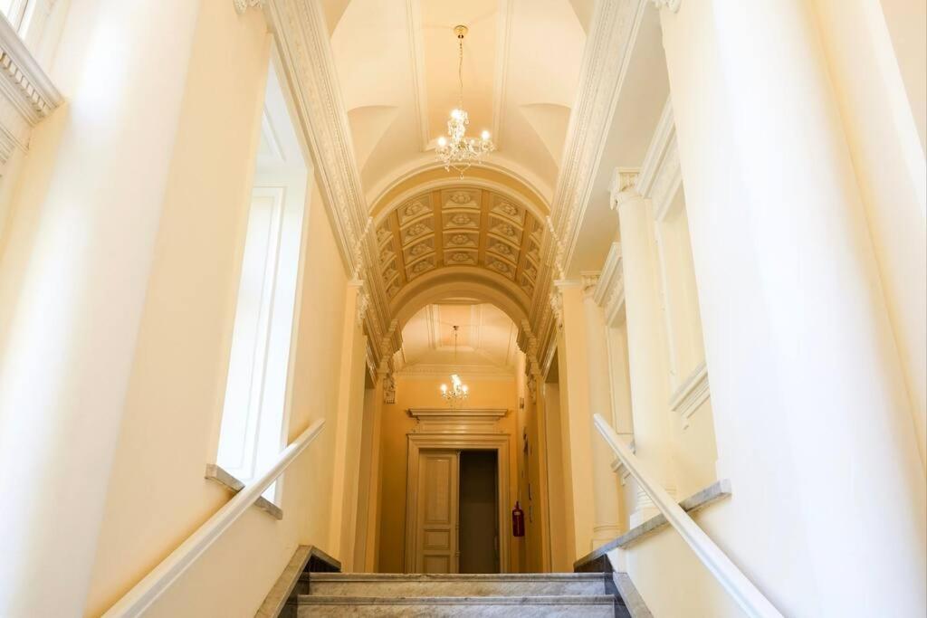 Centrally Located Gem In Apartamento *